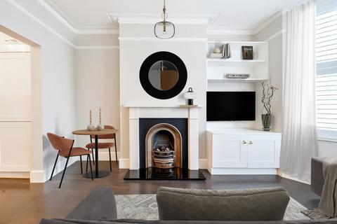 2 bedroom maisonette for sale, Tunis Road, London, W12