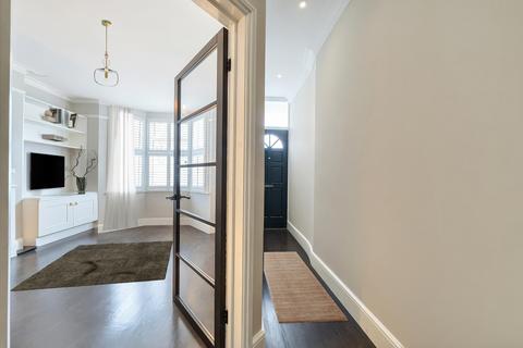 2 bedroom maisonette for sale, Tunis Road, London, W12