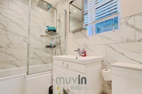 26 Hillcrest Avenue, Grays, RM20 3DA