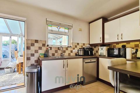 26 Hillcrest Avenue, Grays, RM20 3DA