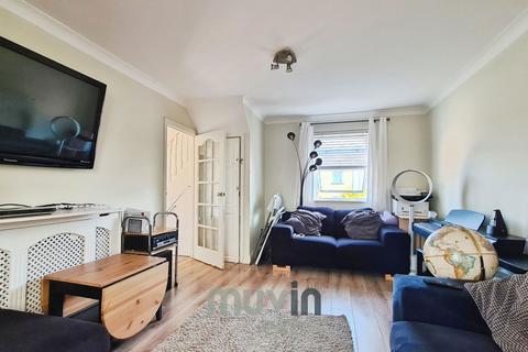 26 Hillcrest Avenue, Grays, RM20 3DA