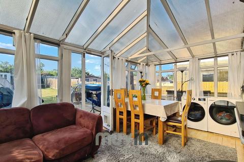 26 Hillcrest Avenue, Grays, RM20 3DA