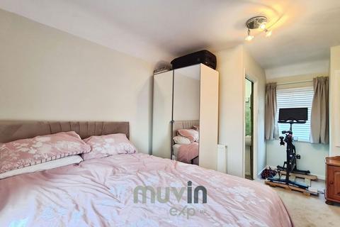 26 Hillcrest Avenue, Grays, RM20 3DA