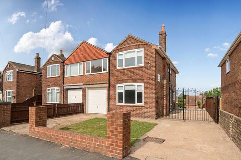 Manor Drive, Waltham, Grimsby, Lincolnshire, DN37