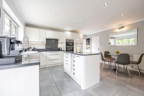 4 bedroom detached house for sale, Segensworth Road, Fareham PO15