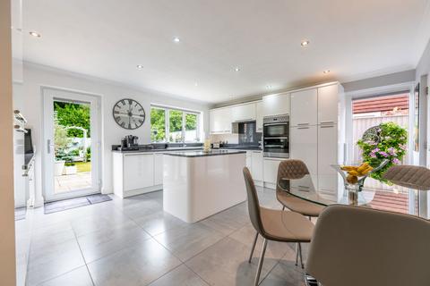 4 bedroom detached house for sale, Segensworth Road, Fareham PO15
