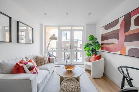 2 bedroom flat for sale, The Bars, Guildford