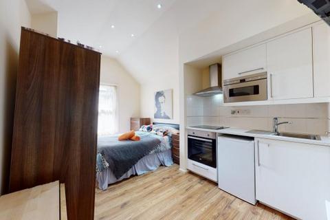 1 bedroom in a house share to rent, Ash Grove