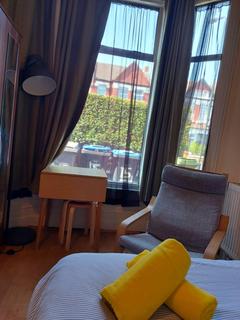 1 bedroom flat to rent, Cranhurst Road