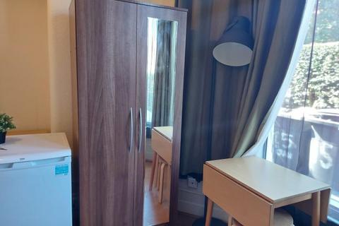 1 bedroom flat to rent, Cranhurst Road