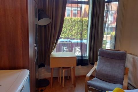 1 bedroom flat to rent, Cranhurst Road