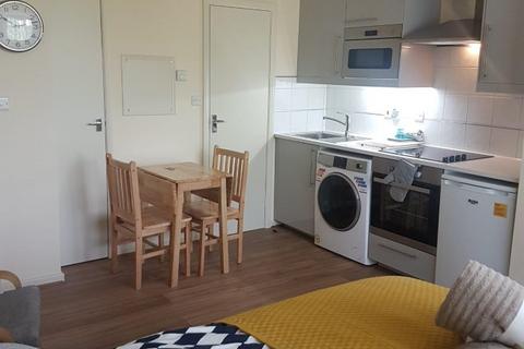 1 bedroom flat to rent, Chatsworth Road