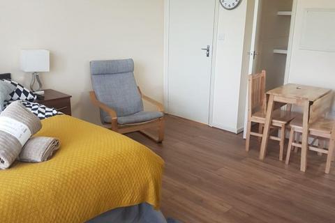 1 bedroom flat to rent, Chatsworth Road