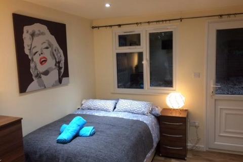 1 bedroom flat to rent, High Road