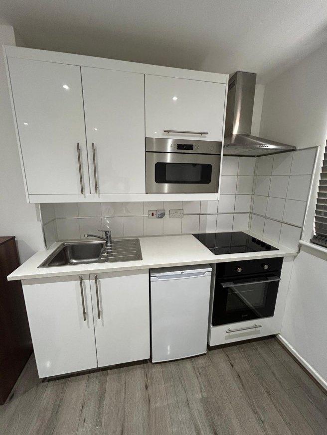 Blenheim-gardens-nw2-4nt-981751