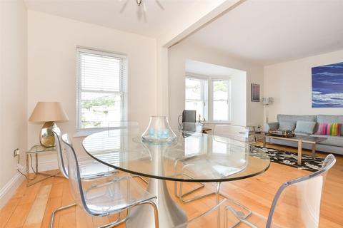 3 bedroom flat for sale, Hambrough Road, Ventnor, Isle of Wight