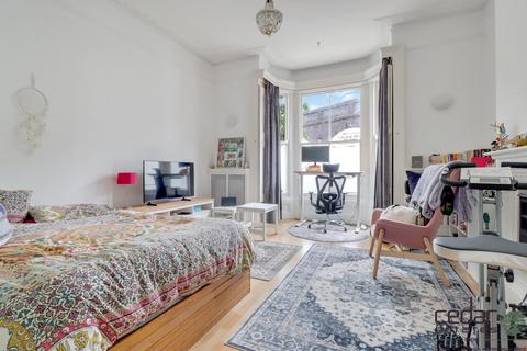 1 bedroom flat for sale, Loveridge Road, West Hampstead NW6