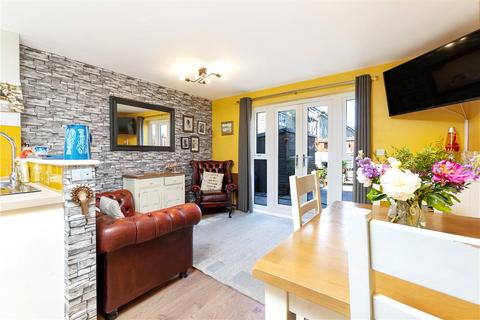 3 bedroom semi-detached house for sale, Fulton Crescent, Silsden, Keighley, West Yorkshire, BD20