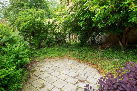 105 Tenterden Drive, Canterbury, CT2 7BN