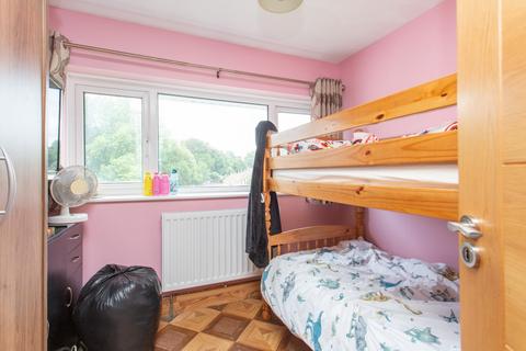 105 Tenterden Drive, Canterbury, CT2 7BN