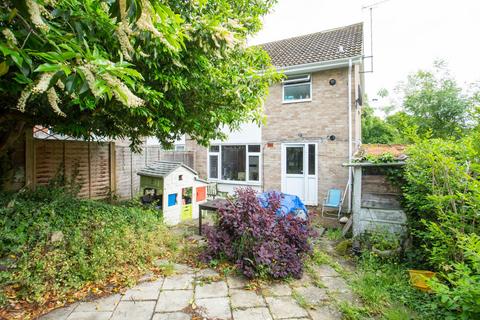 105 Tenterden Drive, Canterbury, CT2 7BN