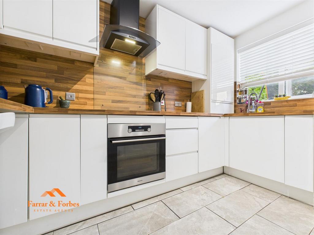 CAM03956 G0-PR0111-STILL002.jpg