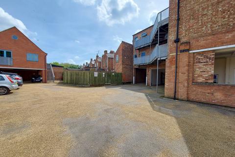 2 bedroom apartment to rent, Lansdowne Road, Leicester LE2