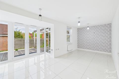 2 Butterfly Close, Buckingham, MK18 7RU