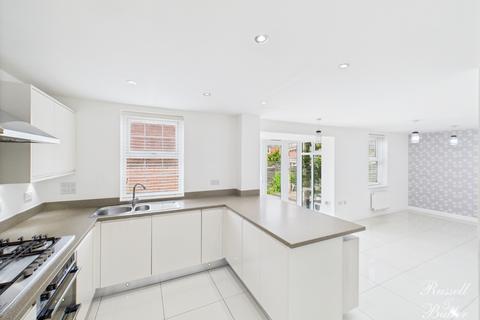 2 Butterfly Close, Buckingham, MK18 7RU