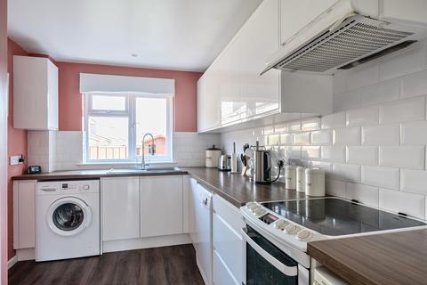 2 Hunters Close, Bristol, BS15 3EY
