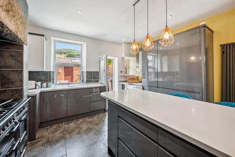 2 Fern Royd, Hathersage, Hope Valley, S32 1AU