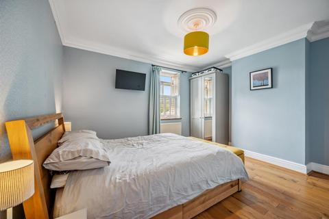 2 Fern Royd, Hathersage, Hope Valley, S32 1AU