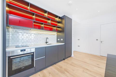 1 bedroom flat to rent, Grantham House, City Island, Canning Town, E14