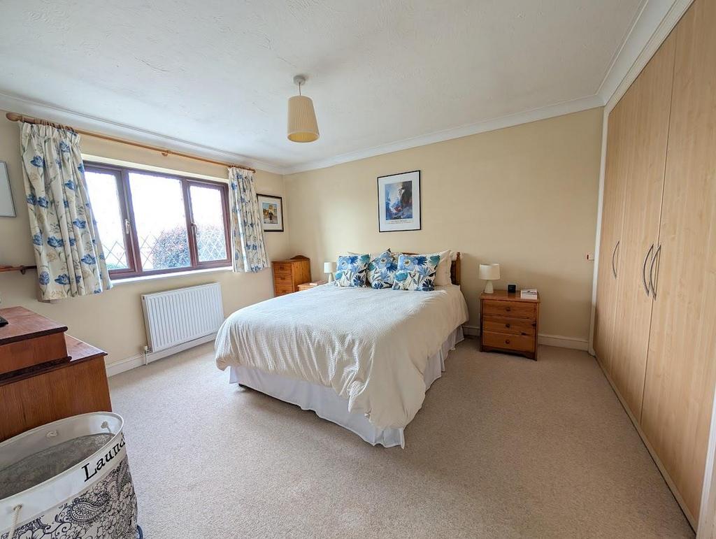 Bed1.jpg