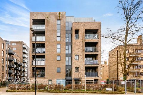 2 bedroom flat for sale, Lake House, 2 Green Lanes Walk, London N4