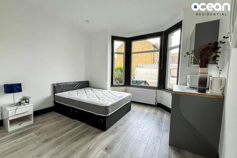 6 bedroom house of multiple occupation for sale, Glenmore Street, Southend-on-Sea SS2