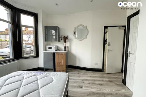6 bedroom house of multiple occupation for sale, Glenmore Street, Southend-on-Sea SS2