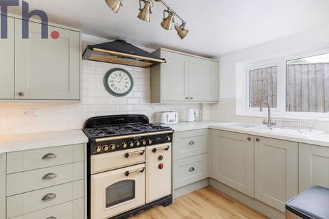 2 bedroom end of terrace house for sale, New Road, Wootton Bridge PO33