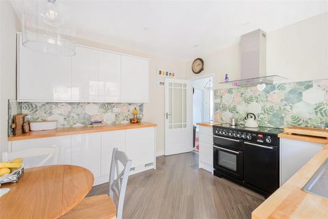 undefined, Hillside, Banstead