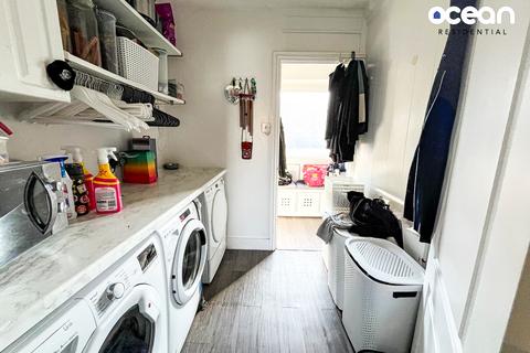 101 Bunters Avenue, Shoeburyness, Southend-on-sea, SS3 9NG
