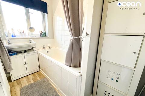 101 Bunters Avenue, Shoeburyness, Southend-on-sea, SS3 9NG