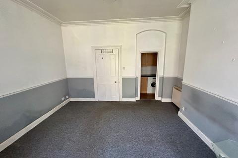 Studio for sale, Studio flat with garden close to Boscombe Spa, Bournemouth