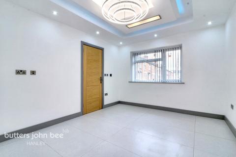 3 bedroom semi-detached house for sale, Clive Street, Tunstall, Stoke-on-Trent ST6 6DA
