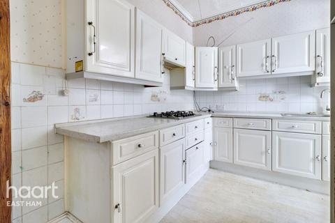 3 bedroom terraced house for sale, Lonsdale Avenue, London
