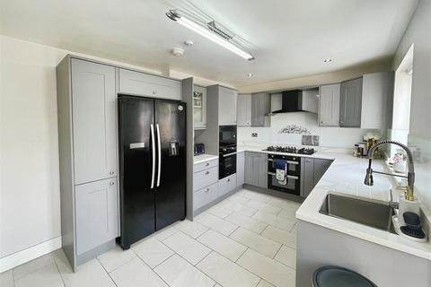 5 bedroom terraced house for sale, Spring Wood Gardens, Bradford BD5