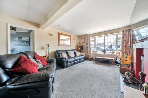 5 bedroom chalet for sale, Tythe Close, Flitwick, MK45