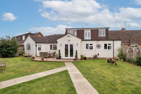 5 bedroom chalet for sale, Tythe Close, Flitwick, MK45