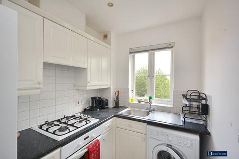 1 bedroom flat for sale, Coopers Court, Gidea Park, Romford, RM2