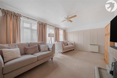 2 bedroom bungalow for sale, Mounts Road, Greenhithe, Kent, DA9