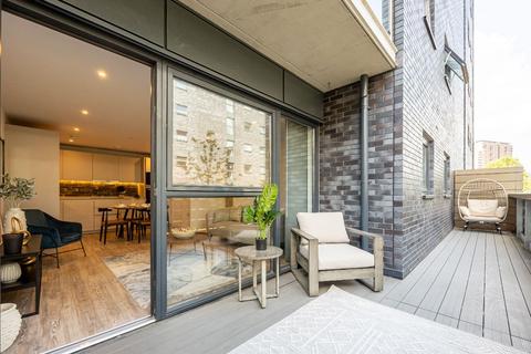 2 bedroom apartment to rent, Potato Wharf, Manchester